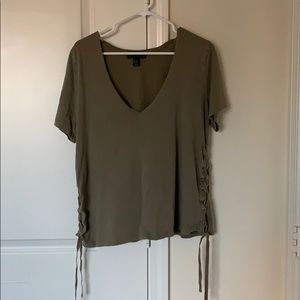 Green, short sleeve Tee